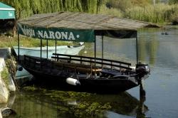 im Neretva-Delta: Touristenschiff