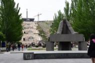 Jerewan: Tamanjan-Denkmal